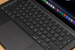 Yeni MacBook Pro Ekranında Korkunç Hata