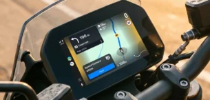 Android Auto ve CarPlay Motosikletler için Optimize Edildi