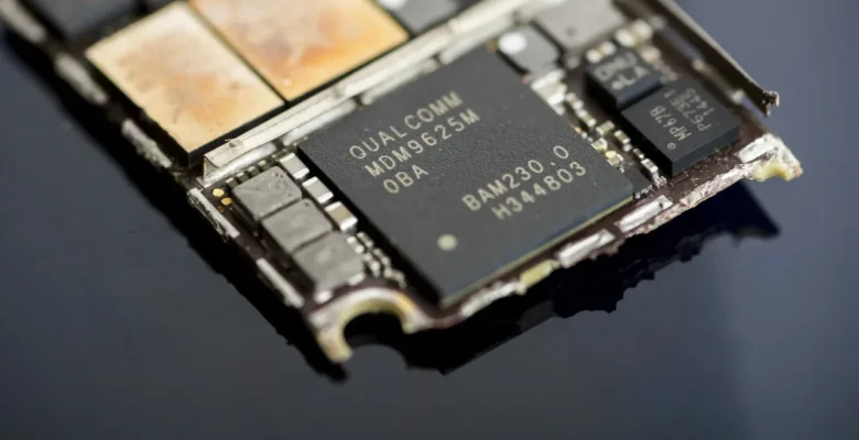 Apple Qualcomm ile Yolları Ayırıyor
