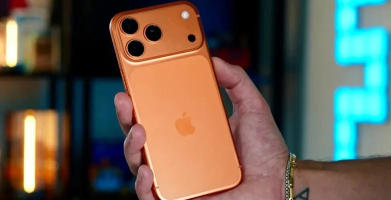 iPhone 17 Pro Max’i Gömdüler: 250 Yıl Sonra Açılacak