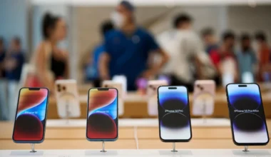 Tim Cook: iPhone Yetiştiremiyoruz