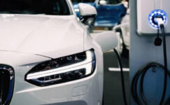1.000 Km Menzilli Elektrikli Otomobiller Geliyor