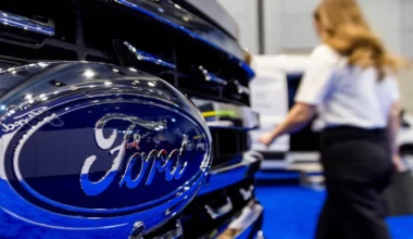 GM ve Ford Yatırımcı Görüşmelerinde Elektrikli Araçları Gündemden Düşürdü