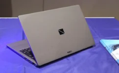 Japonlardan 999 Gramlık Çılgın Laptop: Bataryası 30 Saat Gidiyor