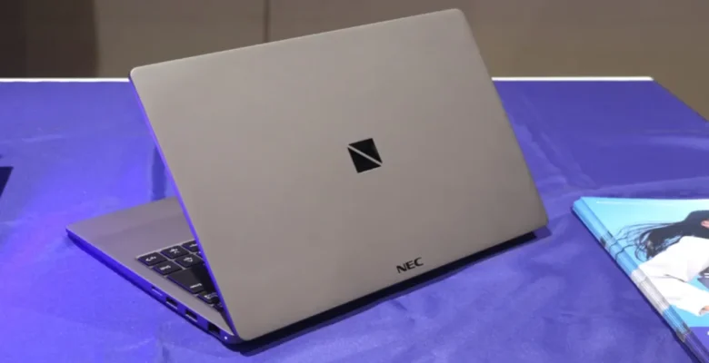 Japonlardan 999 Gramlık Çılgın Laptop: Bataryası 30 Saat Gidiyor