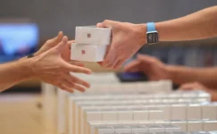 Küresel Akıllı Telefon Gelirlerinin Yarısı Apple’dan Geldi