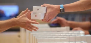 Küresel Akıllı Telefon Gelirlerinin Yarısı Apple’dan Geldi