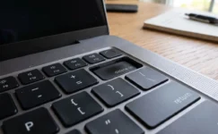 MacBook Pro’larda Isınma Sorunu: Klavye Tuşları Eriyor