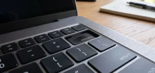 MacBook Pro’larda Isınma Sorunu: Klavye Tuşları Eriyor