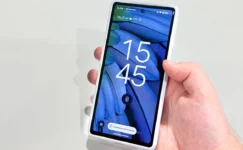 Pixel Telefonlara Yapay Zeka Destekli Saat Tasarımları Geliyor