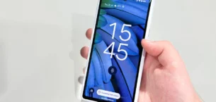Pixel Telefonlara Yapay Zeka Destekli Saat Tasarımları Geliyor