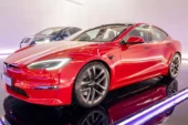 Tesla, Far Parlaklığı Nedeniyle 20 Binden Fazla Aracı Geri Çağırıyor