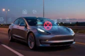 Tesla FSD Kaza Yaptı: Araç İkiye Bölündü