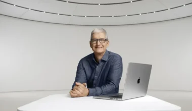 Tim Cook Apple CEO Görevini Bırakıyor: Yeni Dönem John Ternus ile Başlıyor