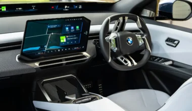 BMW Fiziksel Düğmeleri Neden Kaldırıyor?