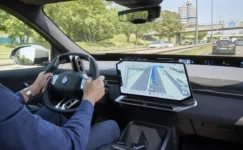 BMW’nin Yeni Navigasyon Arayüzü: BMW Maps With Driver Assistance Tanıtıldı