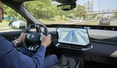 BMW’nin Yeni Navigasyon Arayüzü: BMW Maps With Driver Assistance Tanıtıldı