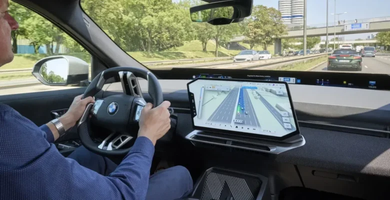 BMW’nin Yeni Navigasyon Arayüzü: BMW Maps With Driver Assistance Tanıtıldı