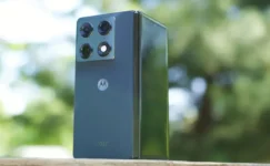 Motorola’dan Apple’a Yanıt Geldi: Yeni Katlanabilir Telefon
