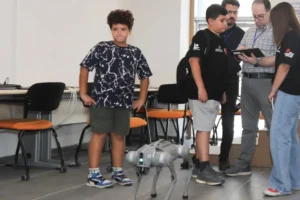 Ortaokul ve lise öğrencileri BTÜ’de robotlarla tanıştı