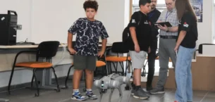 Ortaokul ve lise öğrencileri BTÜ’de robotlarla tanıştı