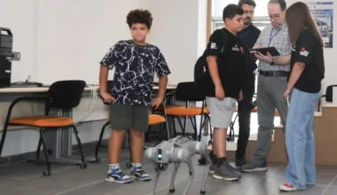 Ortaokul ve lise öğrencileri BTÜ’de robotlarla tanıştı