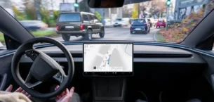 Tesla FSD Avrupa’da büyüyor: Çekya da listeye katıldı