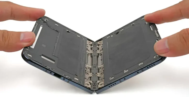 iFixit iPhone Duo’yu Parçalarına Ayırdı: Ekran Neden Bozuluyor?