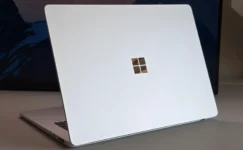Intel İşlemcili Surface Laptop 15 Yine Öne Geçti