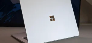 Intel İşlemcili Surface Laptop 15 Yine Öne Geçti
