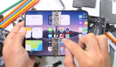 iPhone Duo Ekran Sorunu: Menteşedeki Küçük Parça Suçlu Olabilir