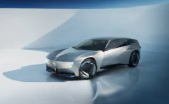 Opel STX Concept sergilendi: Station wagon ölmedi, elektrikle yeniden doğuyor!