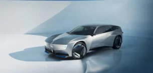 Opel STX Concept sergilendi: Station wagon ölmedi, elektrikle yeniden doğuyor!