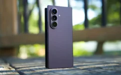 Samsung Katlanabilir Telefon Ailesini Genişletiyor: İki Yeni Model Yolda