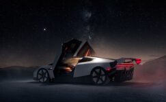 Tesla uçan arabayı tanıttı: Yeni Tesla Roadster havalanıp takla atıyor!