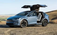 Tesla’dan Yeni Patent: Otomobilin Altına Elektrikli Fanlar Yerleştirilecek