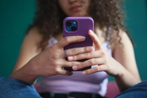 Yapay Zeka Gençler için Güvenli mi? ChatGPT For Teens Güvenlik Testinden Geçemedi