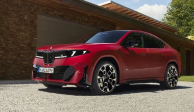 Yeni BMW iX4 tanıtıldı! 10 dakikada 296 km menzil kazandırıyor